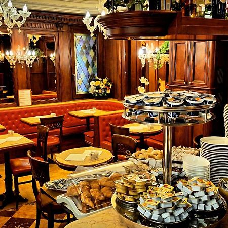 Hotel Lux Венеция Екстериор снимка
