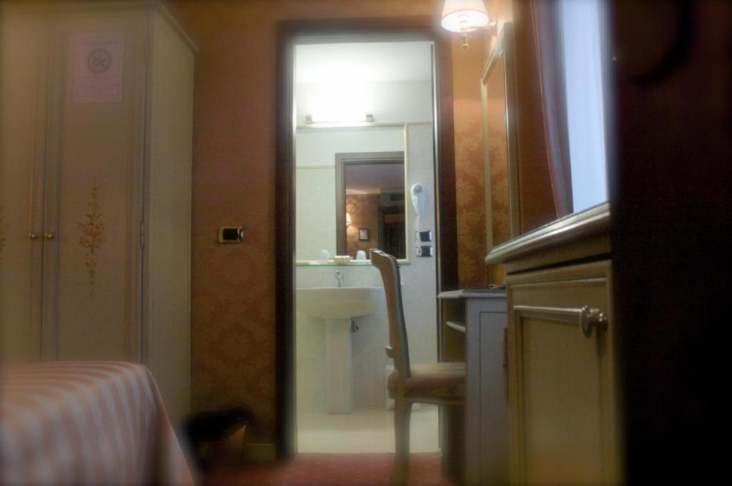 Hotel Lux Венеция Екстериор снимка
