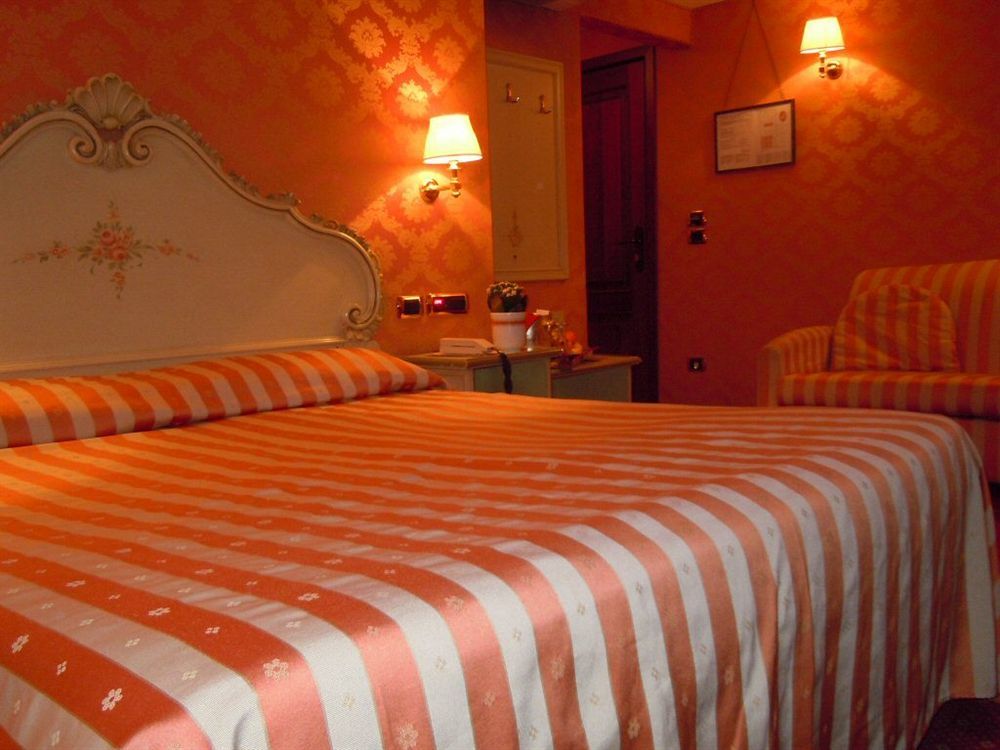 Hotel Lux Венеция Екстериор снимка
