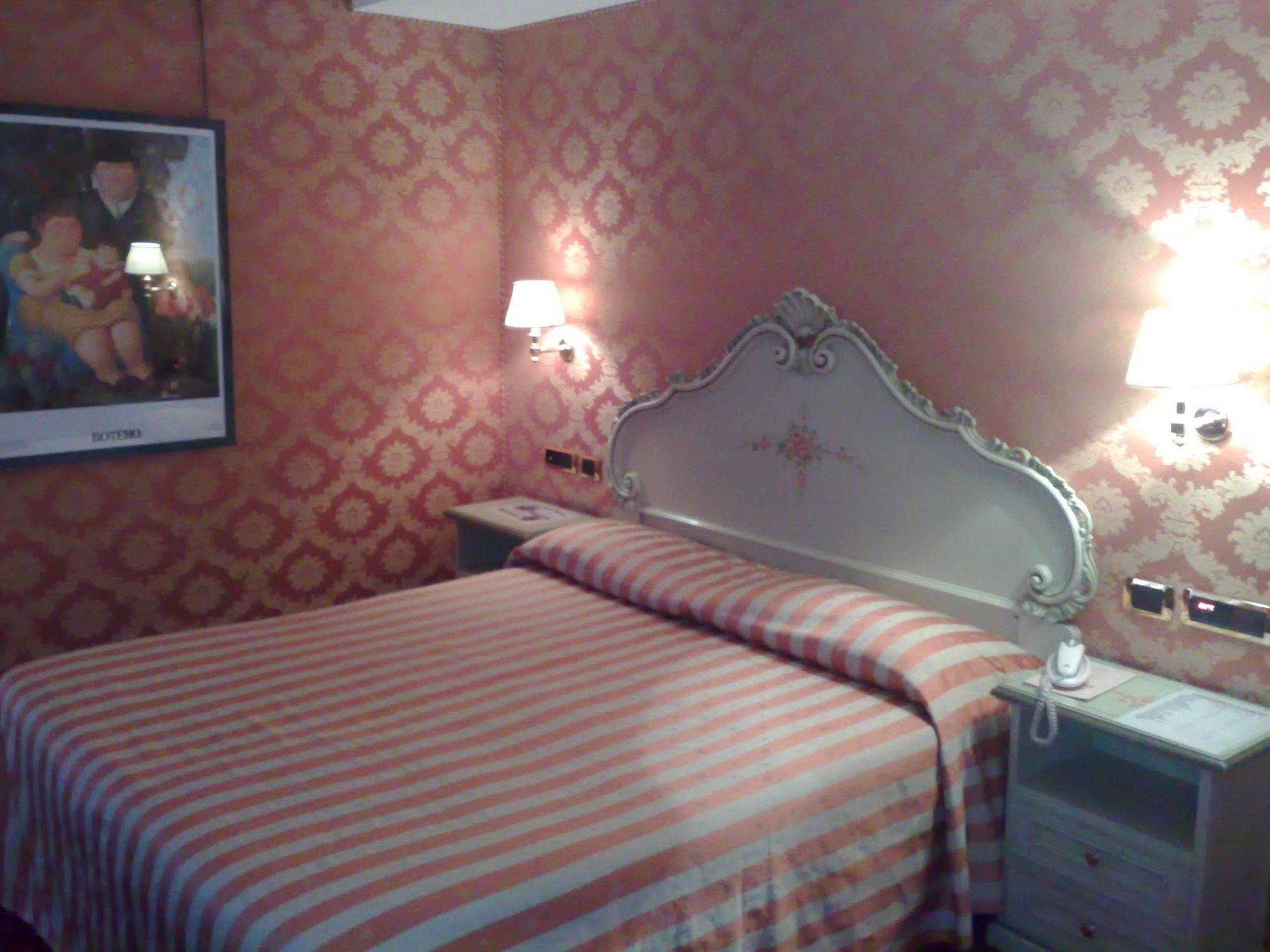 Hotel Lux Венеция Екстериор снимка
