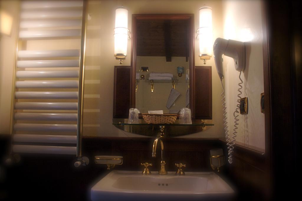 Hotel Lux Венеция Екстериор снимка